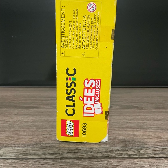 Classic Lego - Picture 2 of 3